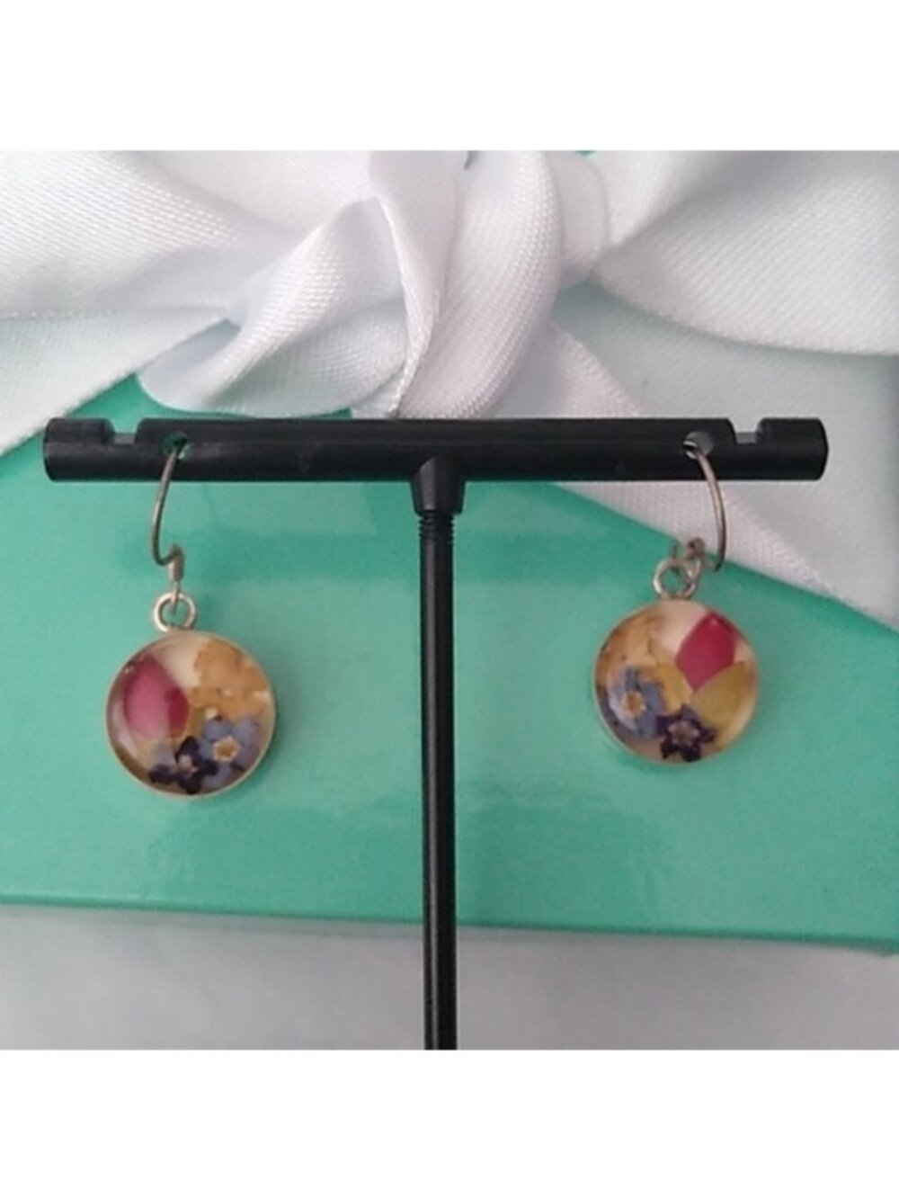 Alpaca Silver Tone Mexico Resin Inlay Flower Petals